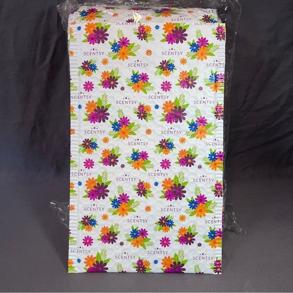 NEW Scentsy Bubble Mailer Envelope Floral - Packages of 25.